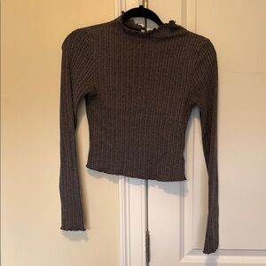 Bear Dance Ribbed Gray Top